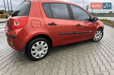 Хетчбек Renault Clio 2007 в 