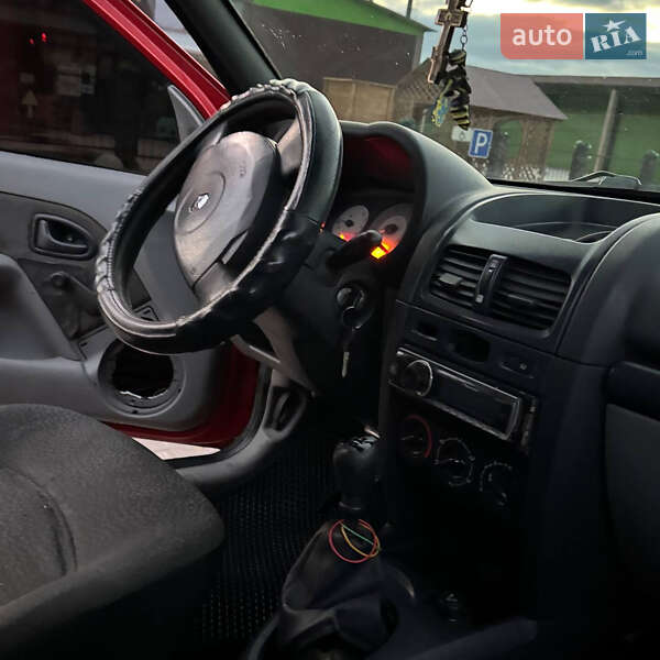 Седан Renault Clio 2006 в Вознесенську фото 18 Седан Renault Clio 2006 в Вознесенську