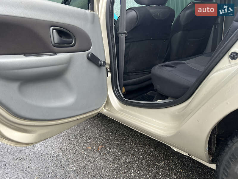 Седан Renault Clio 2008 в Києві