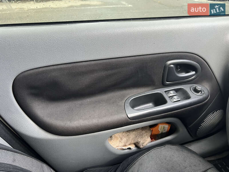 Седан Renault Clio 2008 в Києві