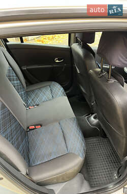 Хетчбек Renault Clio 2007 в 