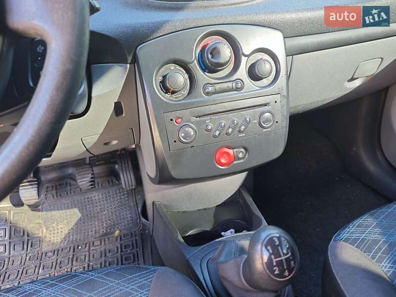 Хетчбек Renault Clio 2007 в Стрию фото 21 Хетчбек Renault Clio 2007 в Стрию