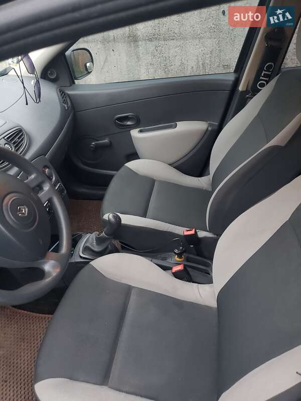 Универсал Renault Clio 2009 в Корце фото 3 Универсал Renault Clio 2009 в Корце