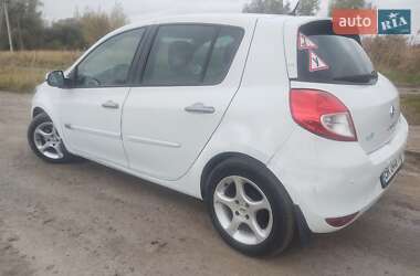 Хэтчбек Renault Clio 2012 в 