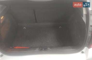 Хэтчбек Renault Clio 2012 в 