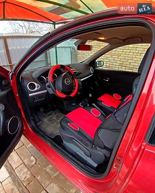 Хэтчбек Renault Clio 2006 в Никополе фото 4 Хэтчбек Renault Clio 2006 в Никополе