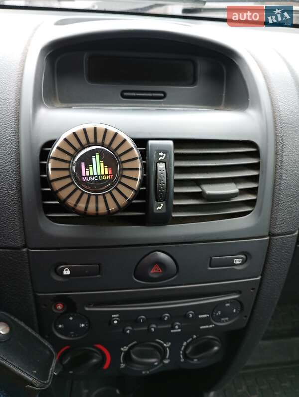 Хетчбек Renault Clio 2011 в Полтаві фото 48 Хетчбек Renault Clio 2011 в Полтаві