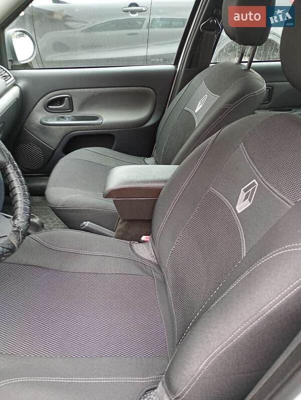 Хетчбек Renault Clio 2011 в Полтаві фото 53 Хетчбек Renault Clio 2011 в Полтаві