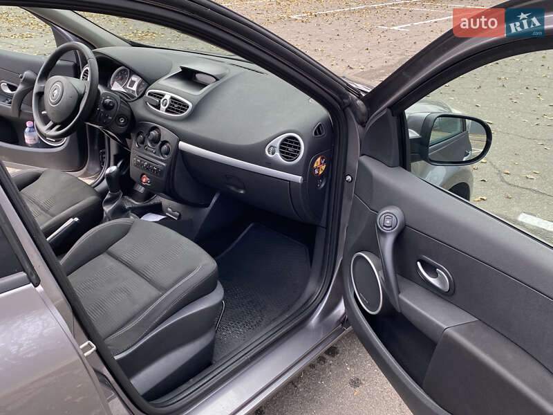 Універсал Renault Clio 2009 в Києві фото 14 Універсал Renault Clio 2009 в Києві