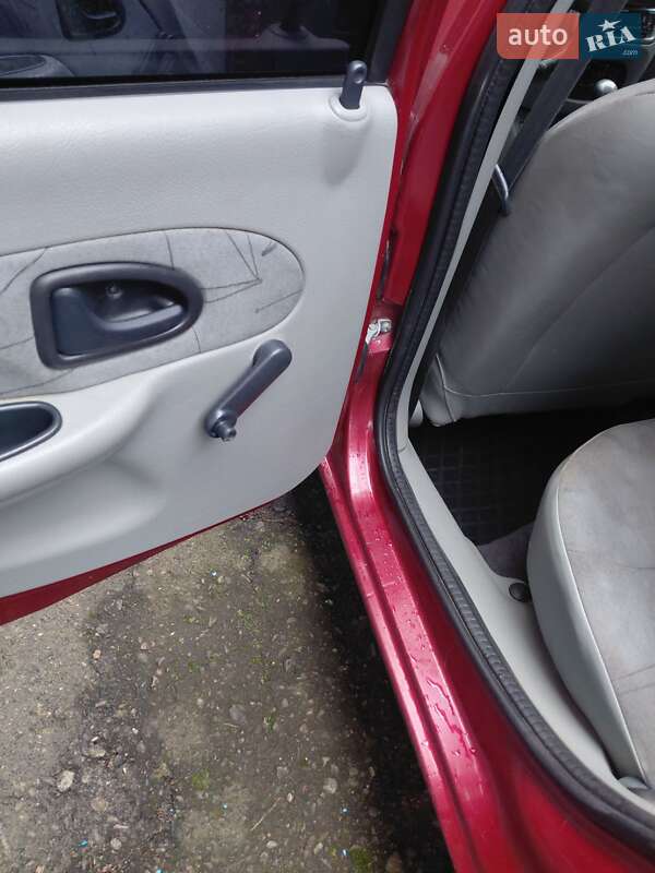 Хетчбек Renault Clio 2002 в Сторожинці