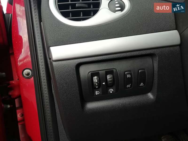 Универсал Renault Clio 2008 в Жмеринке фото 32 Универсал Renault Clio 2008 в Жмеринке