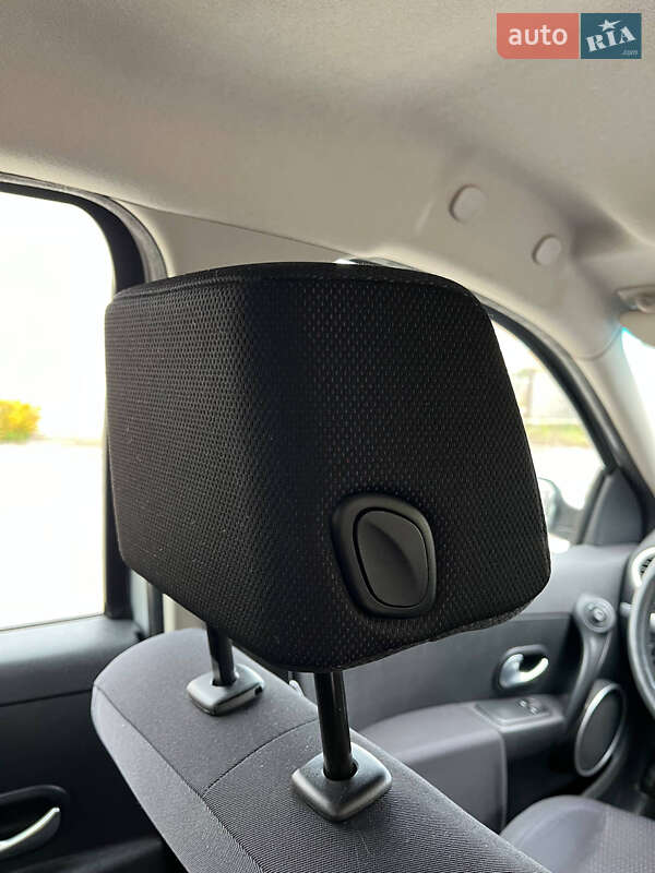 Хетчбек Renault Clio 2006 в Хоролі