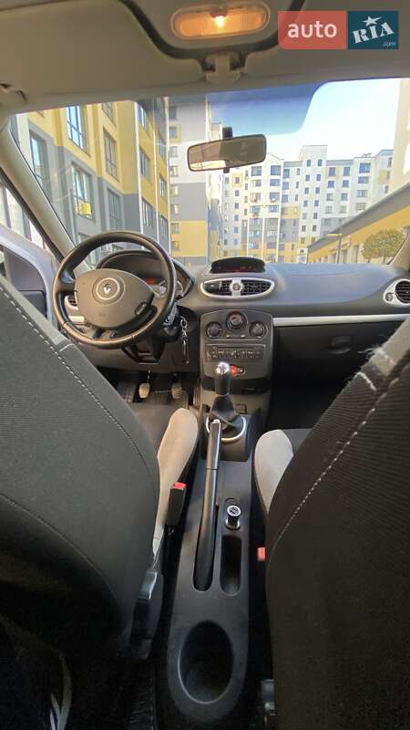 Хэтчбек Renault Clio 2012 в Ивано-Франковске