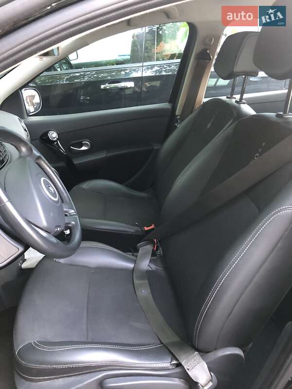 Хетчбек Renault Clio 2012 в Луцьку фото 15 Хетчбек Renault Clio 2012 в Луцьку