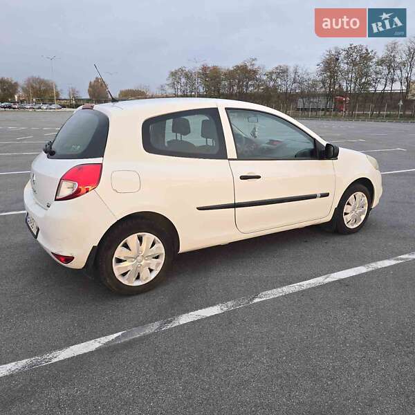 Хетчбек Renault Clio 2011 в Дніпрі