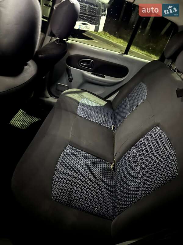 Седан Renault Clio 2008 в Горохові