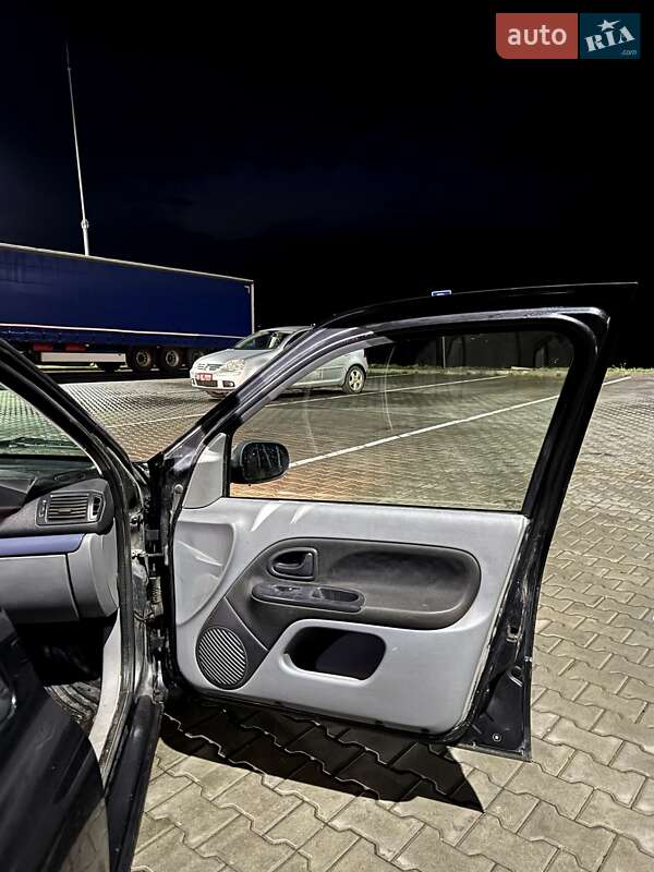 Седан Renault Clio 2008 в Горохові