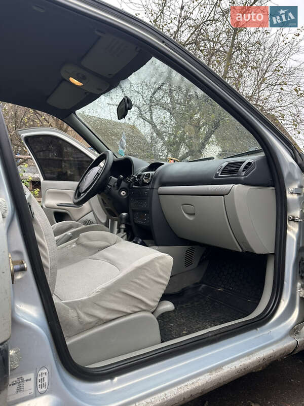 Хетчбек Renault Clio 2002 в Києві фото 10 Хетчбек Renault Clio 2002 в Києві