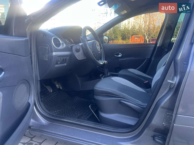 Хетчбек Renault Clio 2011 в Івано-Франківську фото 13 Хетчбек Renault Clio 2011 в Івано-Франківську