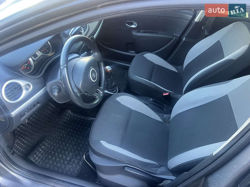 Хетчбек Renault Clio 2011 в Івано-Франківську фото 17 Хетчбек Renault Clio 2011 в Івано-Франківську
