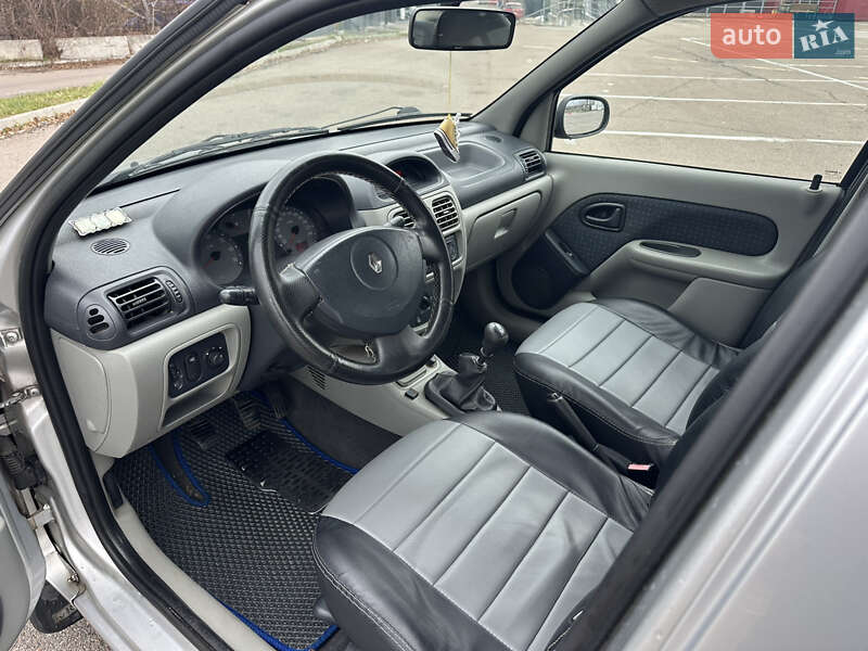 Седан Renault Clio 2006 в Києві