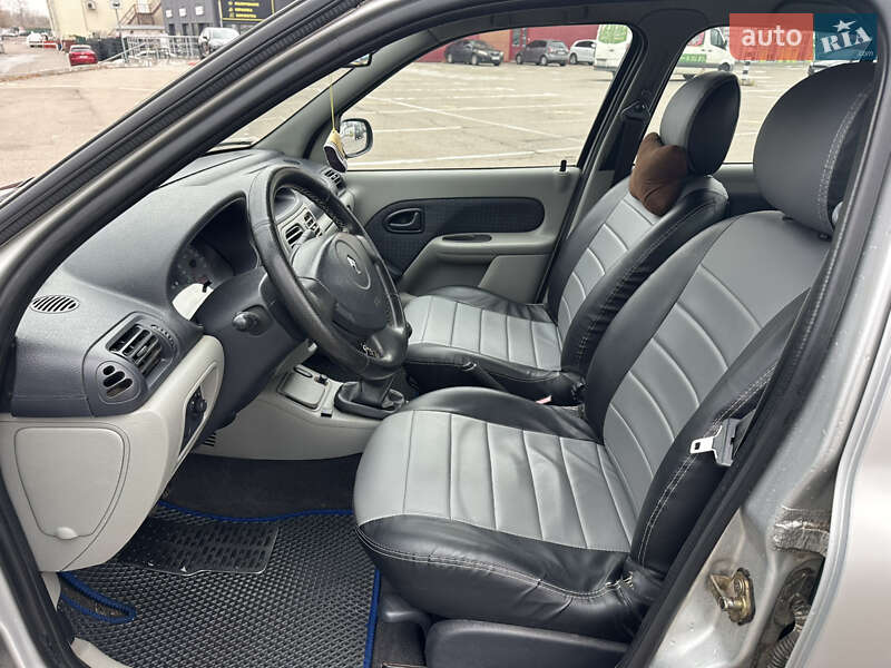 Седан Renault Clio 2006 в Києві