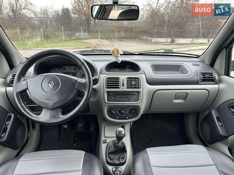 Седан Renault Clio 2006 в Києві