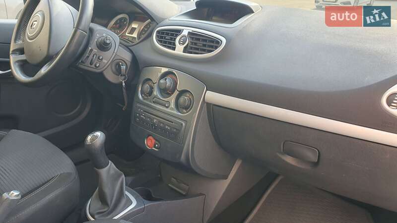 Хетчбек Renault Clio 2012 в Києві