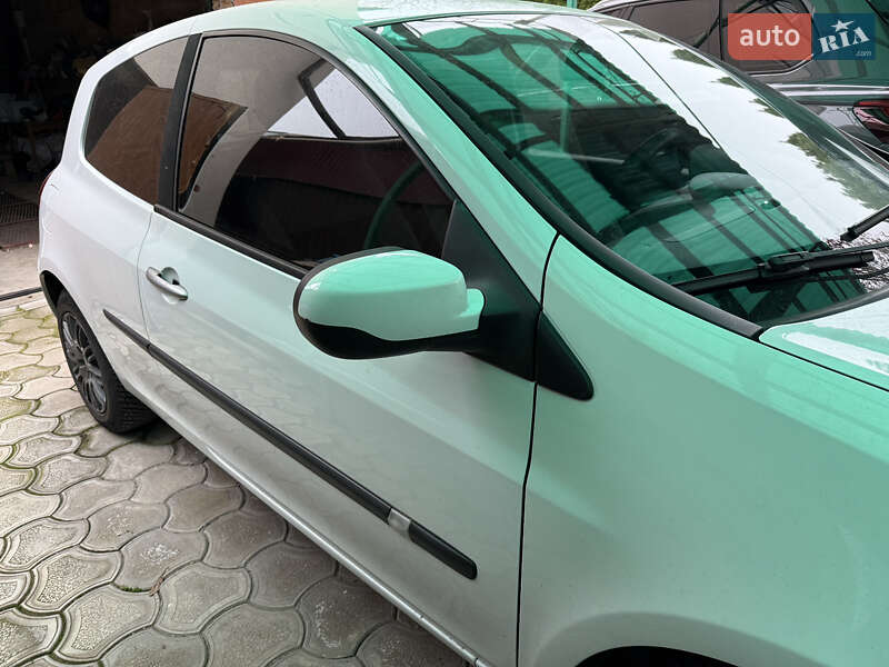 Хетчбек Renault Clio 2010 в Запоріжжі