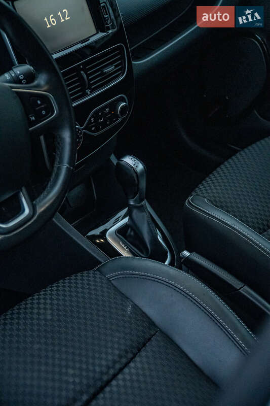 Универсал Renault Clio 2017 в Бурштыне