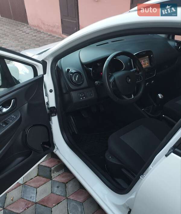 Универсал Renault Clio 2018 в Звягеле