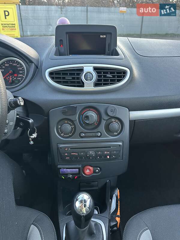 Хетчбек Renault Clio 2011 в Глевасі