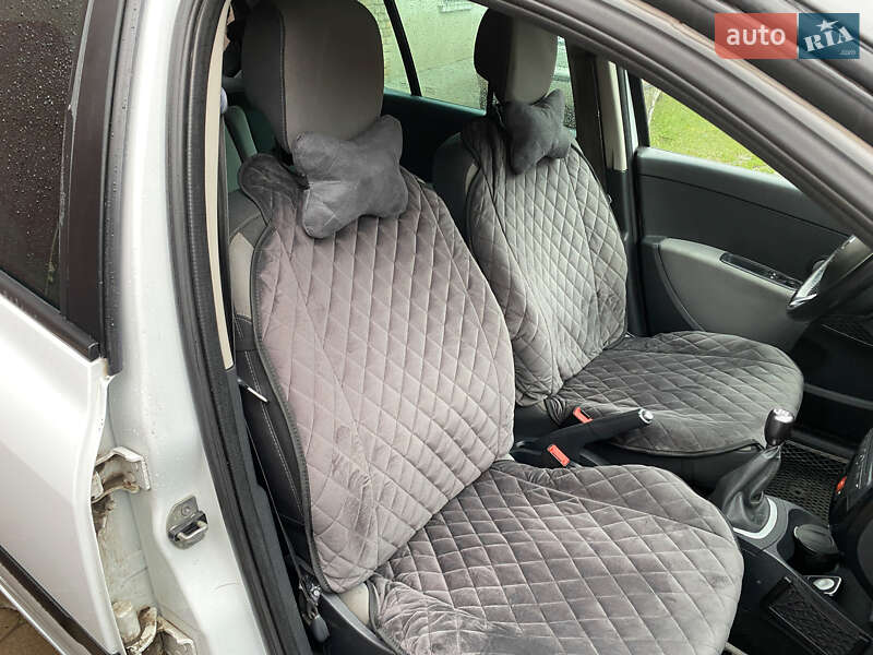 Хетчбек Renault Clio 2011 в Рівному фото 9 Хетчбек Renault Clio 2011 в Рівному