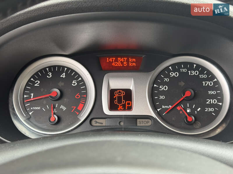 Хэтчбек Renault Clio 2011 в Нетешине фото 19 Хэтчбек Renault Clio 2011 в Нетешине