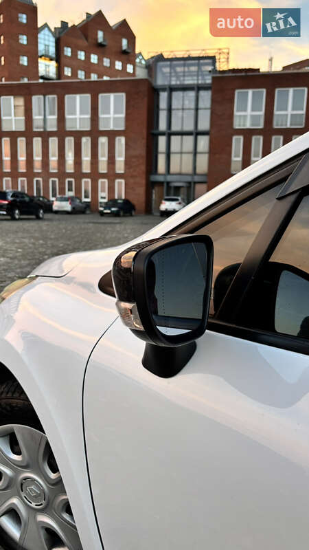 Хетчбек Renault Clio 2016 в Дніпрі