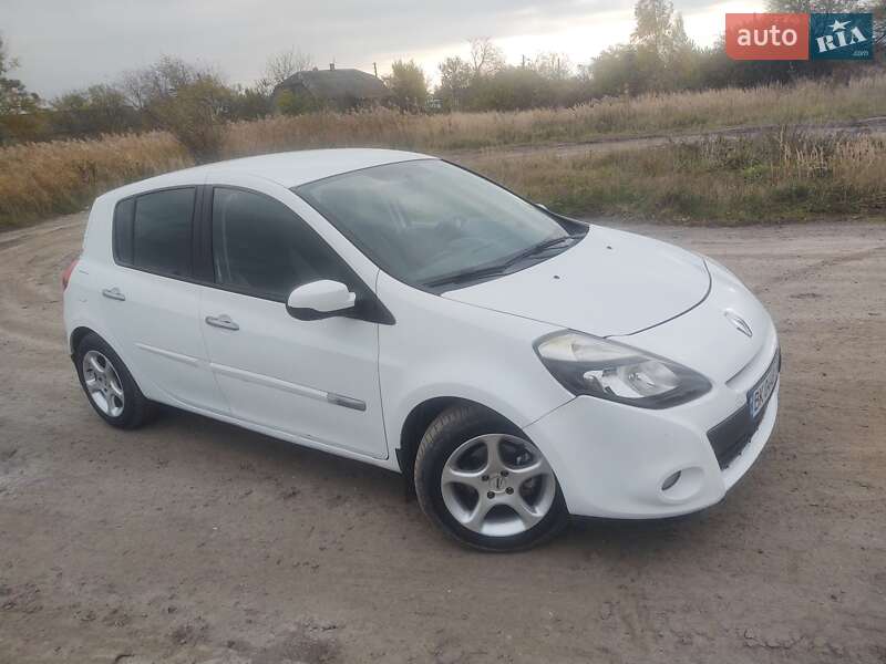 Хэтчбек Renault Clio 2012 в Дубно
