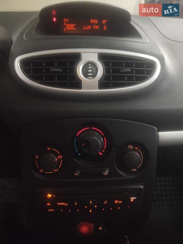 Хэтчбек Renault Clio 2012 в Дубно