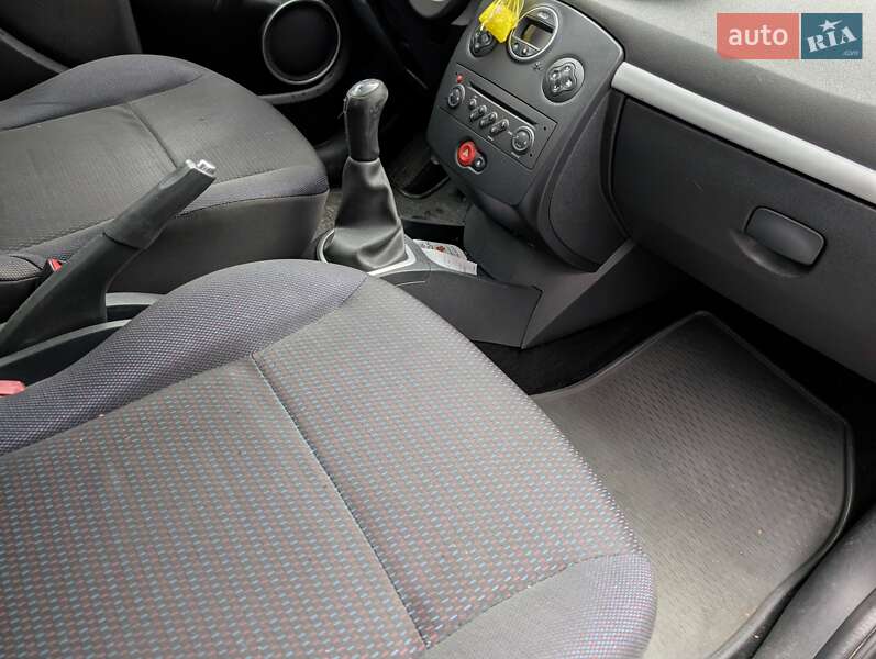 Хэтчбек Renault Clio 2008 в Львове фото 14 Хэтчбек Renault Clio 2008 в Львове
