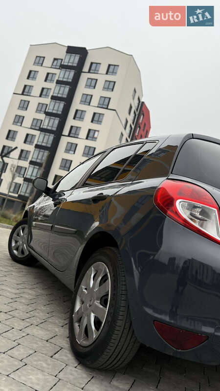 Хэтчбек Renault Clio 2012 в Ивано-Франковске