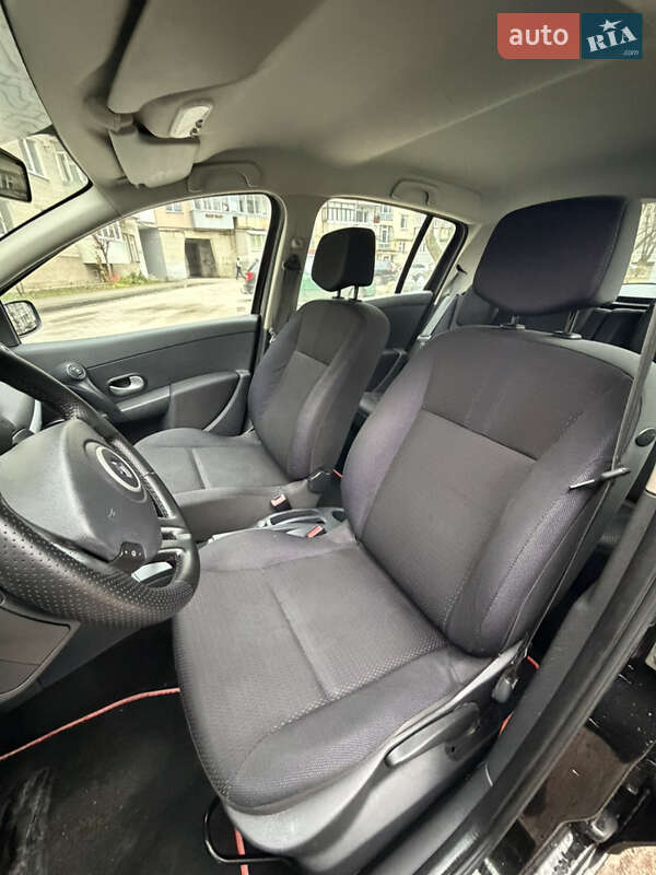 Хэтчбек Renault Clio 2007 в Луцке