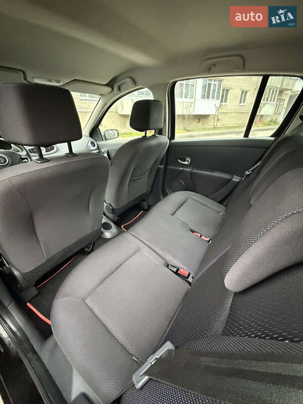 Хэтчбек Renault Clio 2007 в Луцке