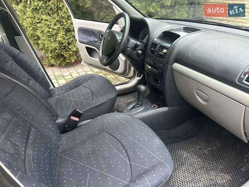 Хэтчбек Renault Clio 2003 в Ирпене