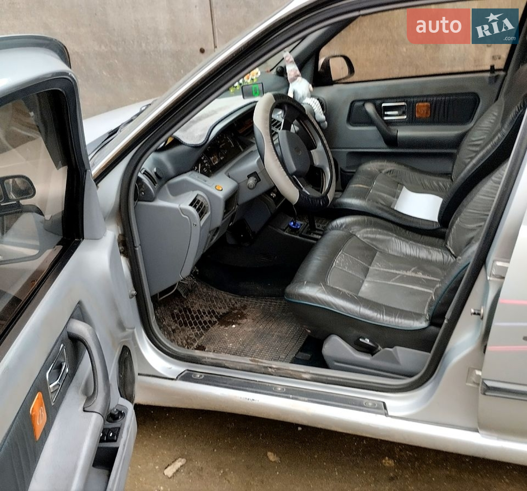 Продам власне авто,в мене 4 роки,із котрих тільки 2 роки користуюсь,авто для своїх років в гарному стані,не гниле, кузов лужоний,центральний замок,стеклопідьємники,резина зима,фільтра,масла міняла вчасно, двигун працює добре, АКПП також,не вибиває,кожаний салон,причина продажу покупка другого авто,я з цього виросла,це моє перше авто,з недоліків -не працює спідометр,я так купила, страхування зробила місяць назад.в цілому авто можна користуватися без вкладень,надійна листочка.всі інших питання по телефону,торг у капота, тільки продаж, переоформлення,