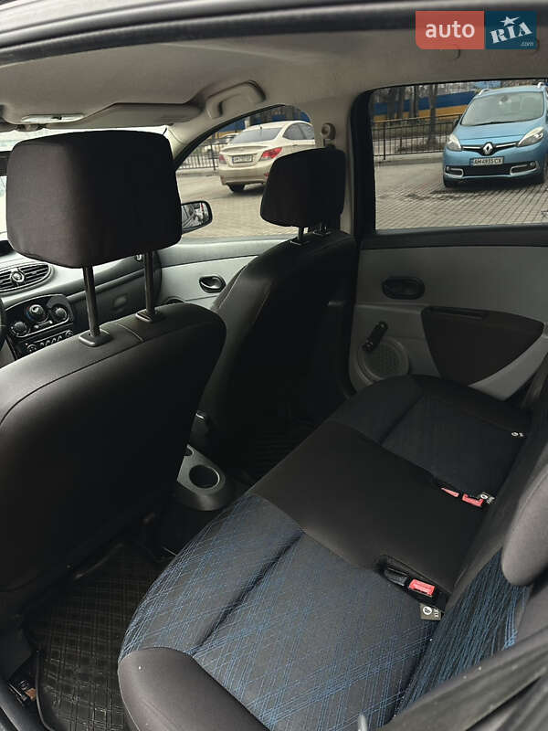 Хэтчбек Renault Clio 2006 в Житомире