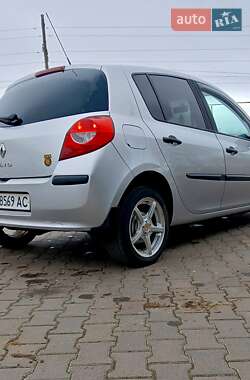 Хэтчбек Renault Clio 2008 в Раздельной