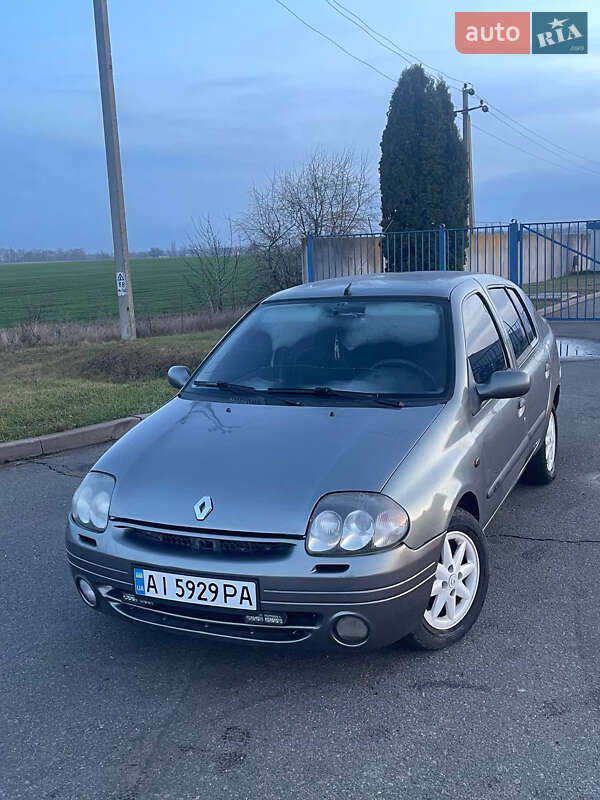 Хэтчбек Renault Clio 2001 в Яготине