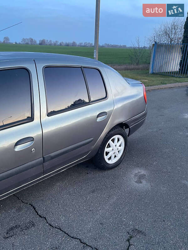 Хэтчбек Renault Clio 2001 в Яготине