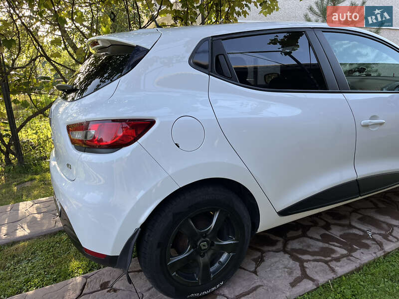 Хэтчбек Renault Clio 2015 в Рожнятове