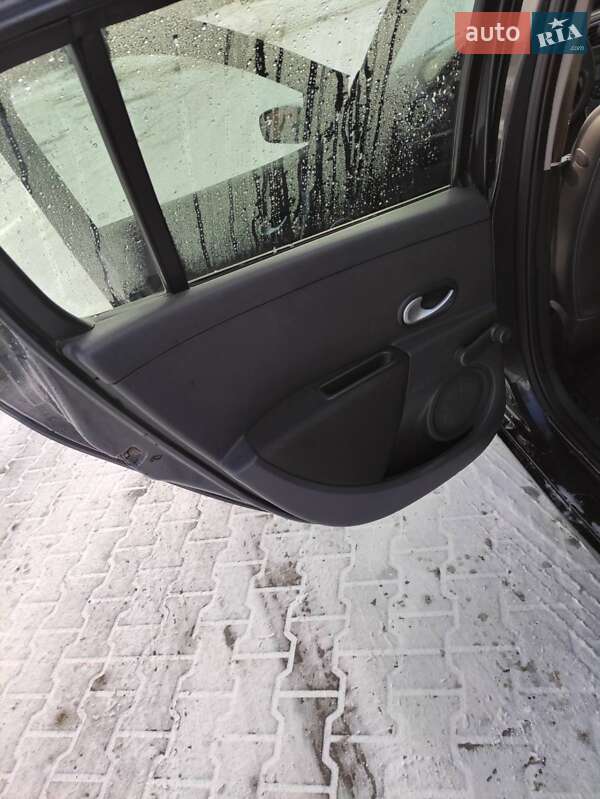 Хэтчбек Renault Clio 2007 в Коломые фото 12 Хэтчбек Renault Clio 2007 в Коломые