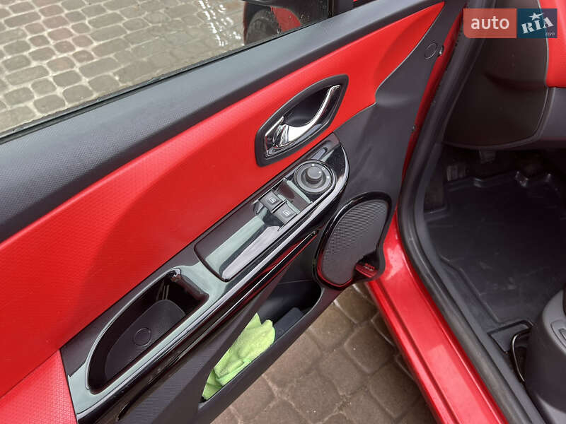 Хэтчбек Renault Clio 2012 в Ровно